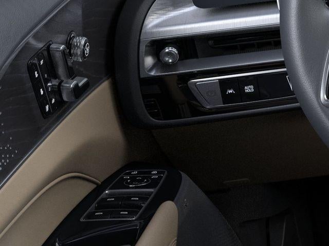 2025 Cadillac LYRIQ Sport