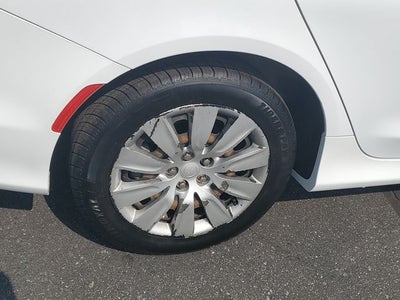 2016 Chrysler 200 LX
