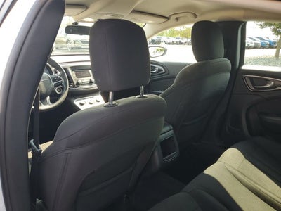2016 Chrysler 200 LX