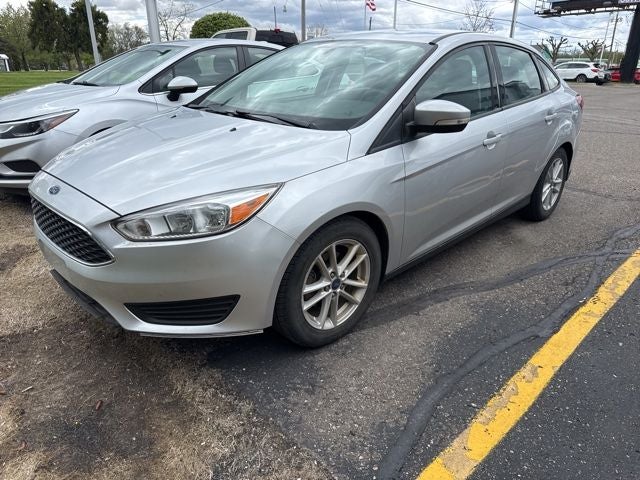 2017 Ford Focus Sedan SE's photo