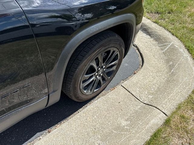2022 GMC Acadia SLE
