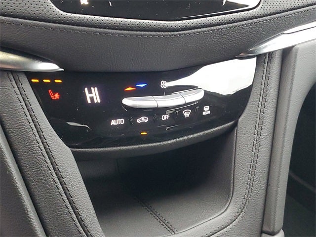 2025 Cadillac XT5 Luxury