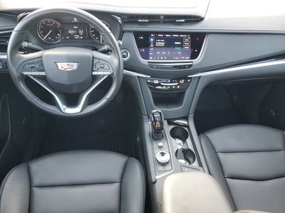 2025 Cadillac XT6 Luxury