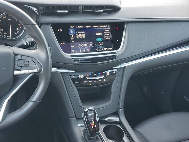 2025 Cadillac XT6 Luxury