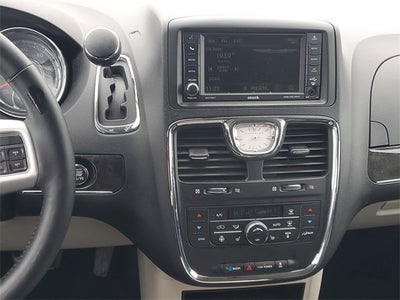 2016 Chrysler Town & Country Touring-L