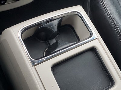 2016 Chrysler Town & Country Touring-L