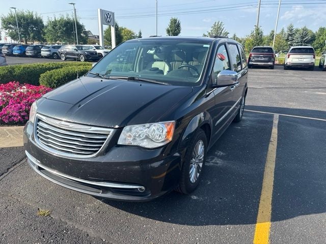 2016 Chrysler Town & Country Touring-L