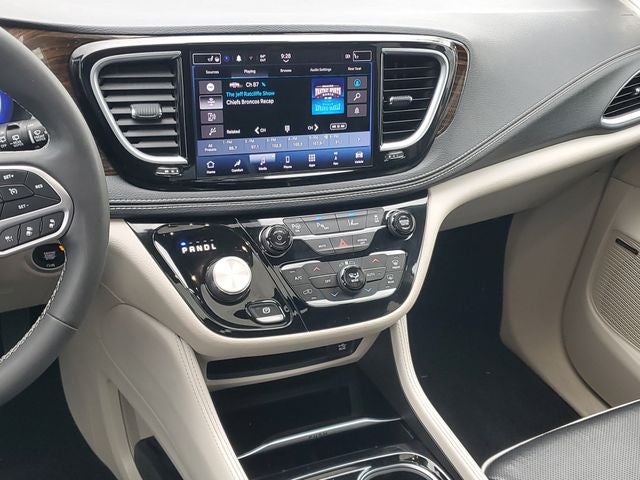 2022 Chrysler Pacifica Hybrid Limited