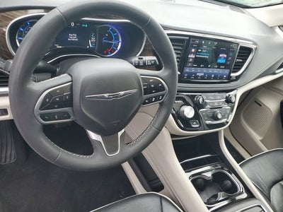 2022 Chrysler Pacifica Hybrid Limited