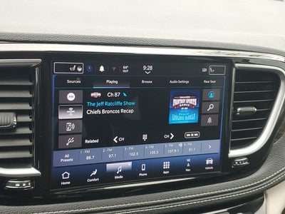 2022 Chrysler Pacifica Hybrid Limited