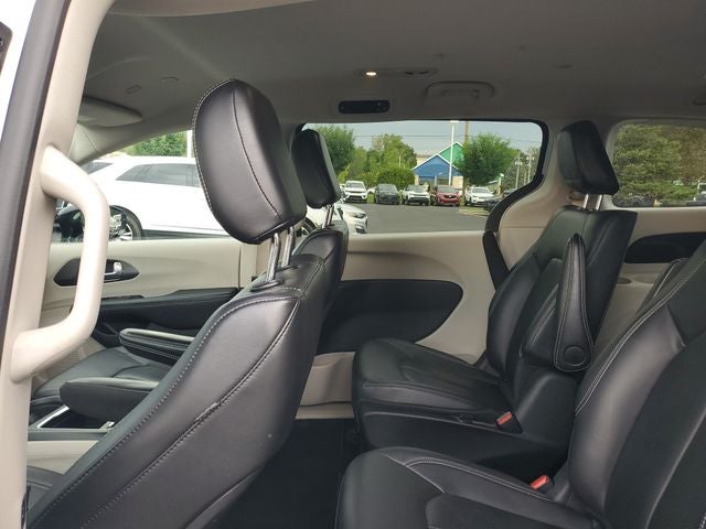 2024 Chrysler Pacifica Hybrid Select