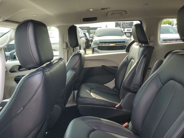 2024 Chrysler Pacifica Hybrid Select