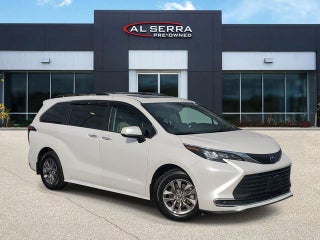 2024 Toyota Sienna LE 8 Passenger