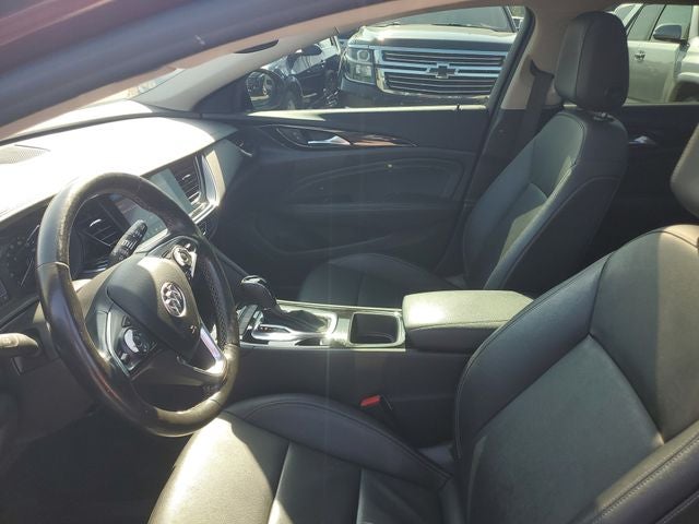 2019 Buick Regal TourX Essence