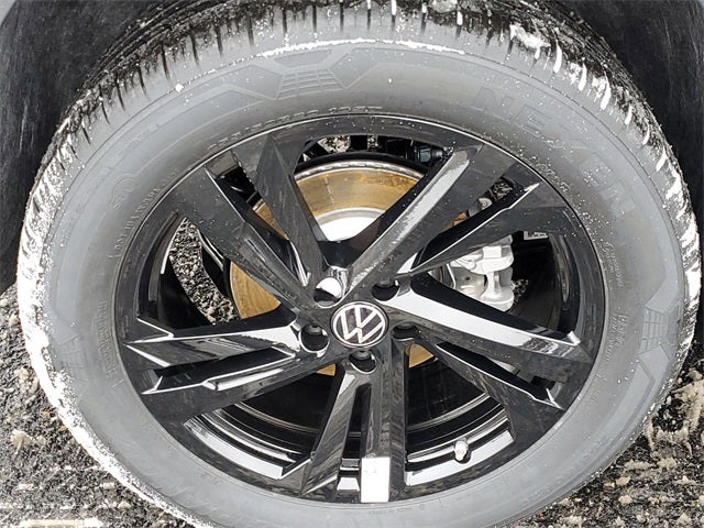 2026 Volkswagen Atlas Cross Sport 2.0T SEL R-Line Black