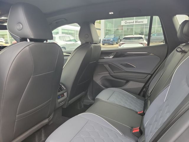 2026 Volkswagen Tiguan 2.0T SEL R-Line