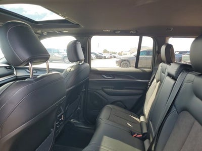 2026 Jeep Grand Cherokee Laredo