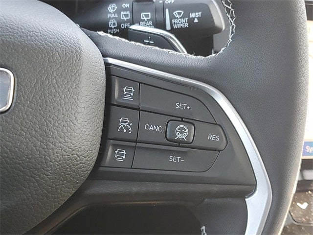 2026 Jeep Grand Cherokee Laredo