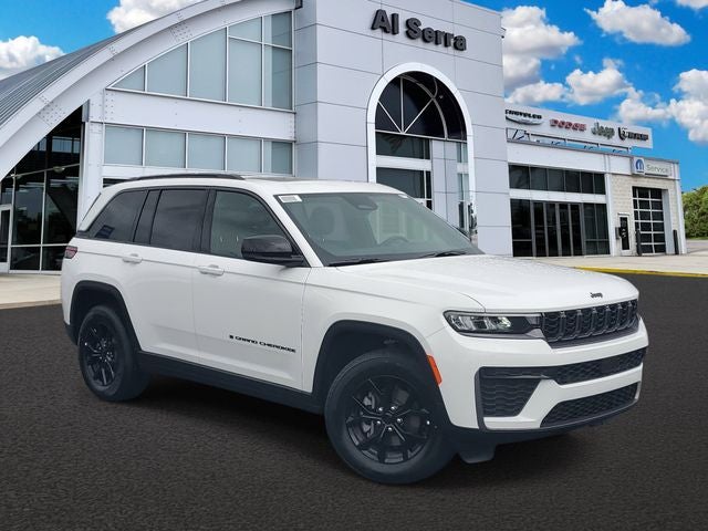 2026 Jeep Grand Cherokee Laredo Altitude