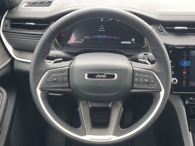 2026 Jeep Grand Cherokee Laredo Altitude