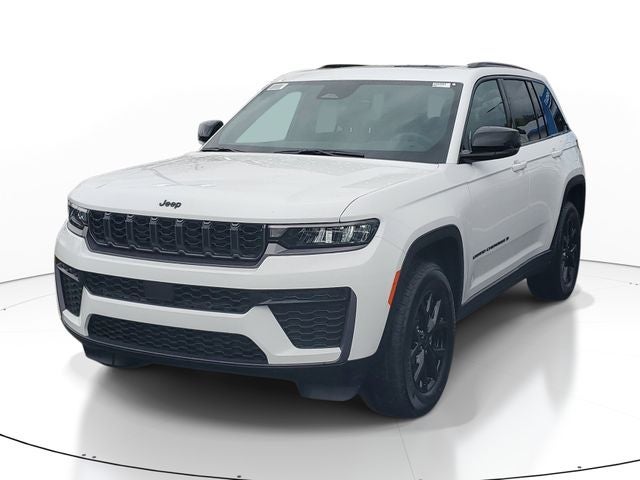 2026 Jeep Grand Cherokee Laredo Altitude
