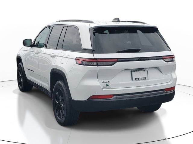 2026 Jeep Grand Cherokee Laredo Altitude
