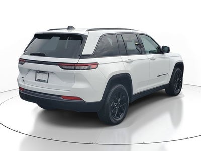 2026 Jeep Grand Cherokee Laredo Altitude