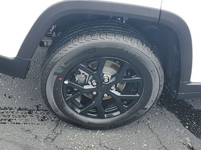2026 Jeep Grand Cherokee Laredo Altitude
