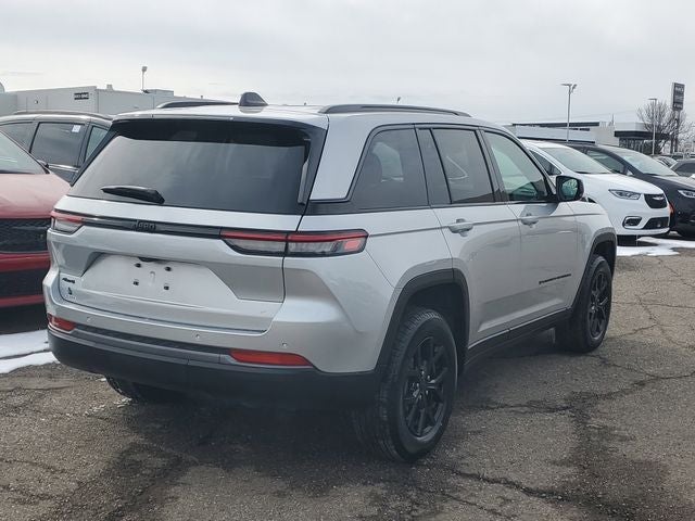 2026 Jeep Grand Cherokee Laredo