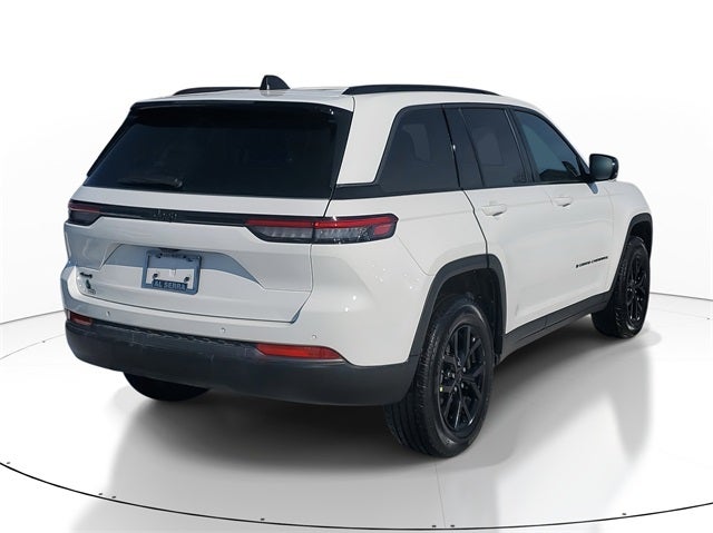 2026 Jeep Grand Cherokee Laredo