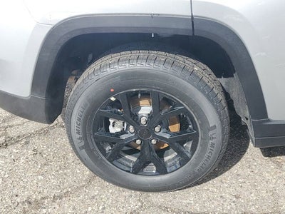 2026 Jeep Grand Cherokee Laredo