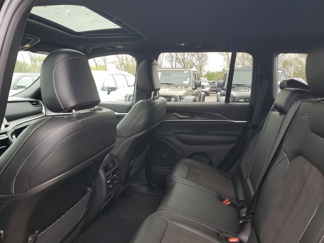 2026 Jeep Grand Cherokee Altitude