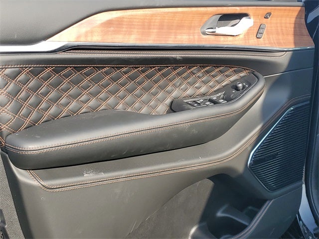 2026 Jeep Grand Cherokee Summit