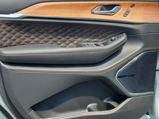 2026 Jeep Grand Cherokee Summit