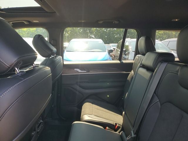 2026 Jeep Grand Cherokee L Laredo Altitude