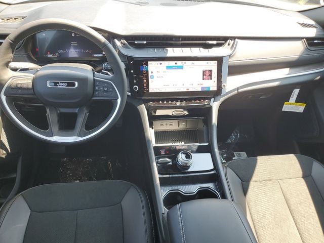 2026 Jeep Grand Cherokee L Laredo Altitude