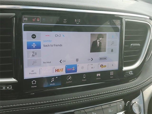 2025 Chrysler Pacifica Select