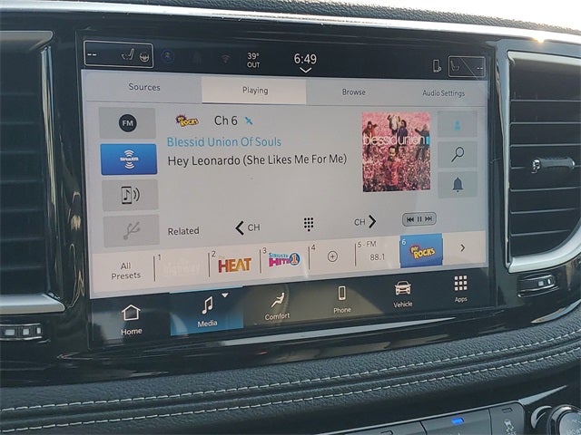 2026 Chrysler Pacifica Select