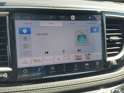 2027 Chrysler Pacifica Select