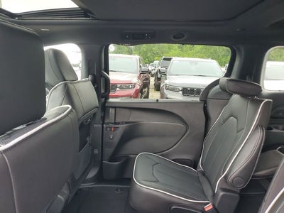 2027 Chrysler Pacifica Limited