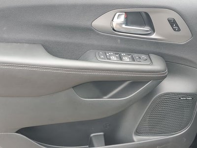 2027 Chrysler Pacifica Limited