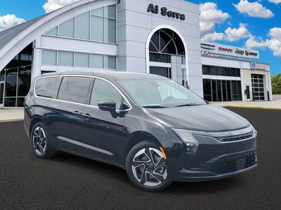 2027 Chrysler Pacifica Limited