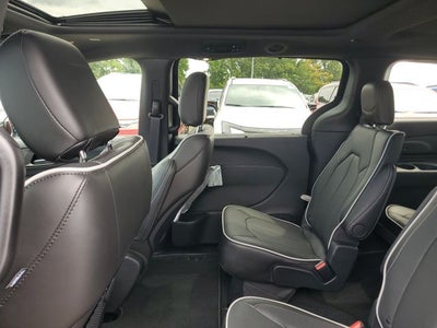 2027 Chrysler Pacifica Limited
