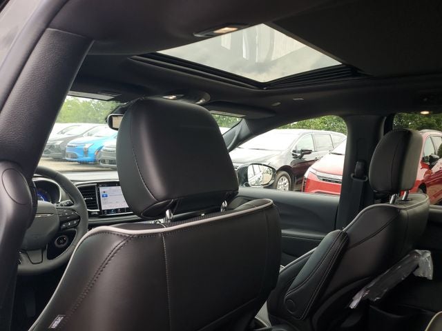 2027 Chrysler Pacifica Limited