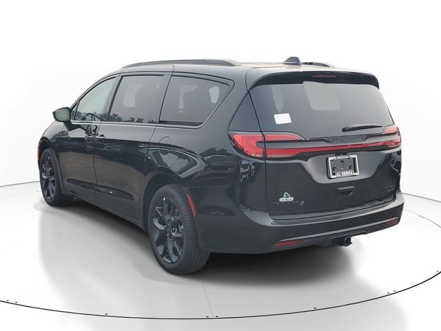 2027 Chrysler Pacifica Limited
