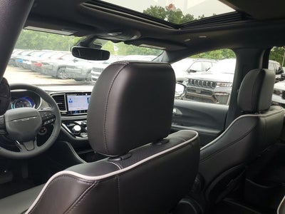 2027 Chrysler Pacifica Limited