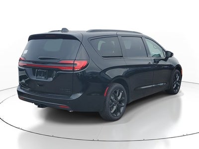 2027 Chrysler Pacifica Limited