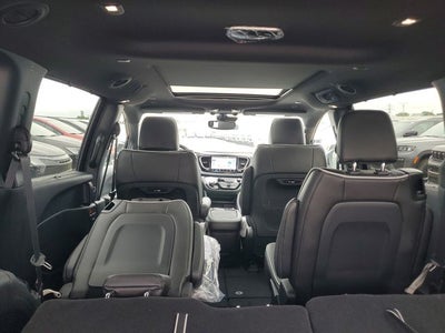2027 Chrysler Pacifica Limited