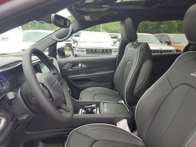 2027 Chrysler Pacifica Limited