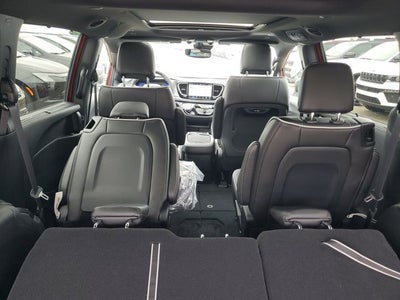 2027 Chrysler Pacifica Limited